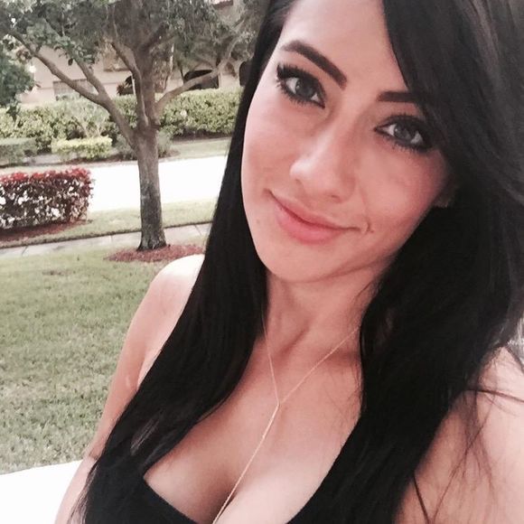 Meet your Posher, Jessica - Picture 1 of 1